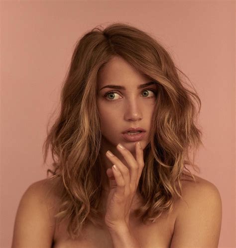 Emily Rudd Porn Videos 